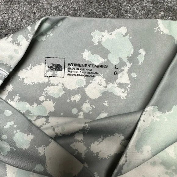 Women’s The North Face active leggings (L) camo - Picture 4 of 10